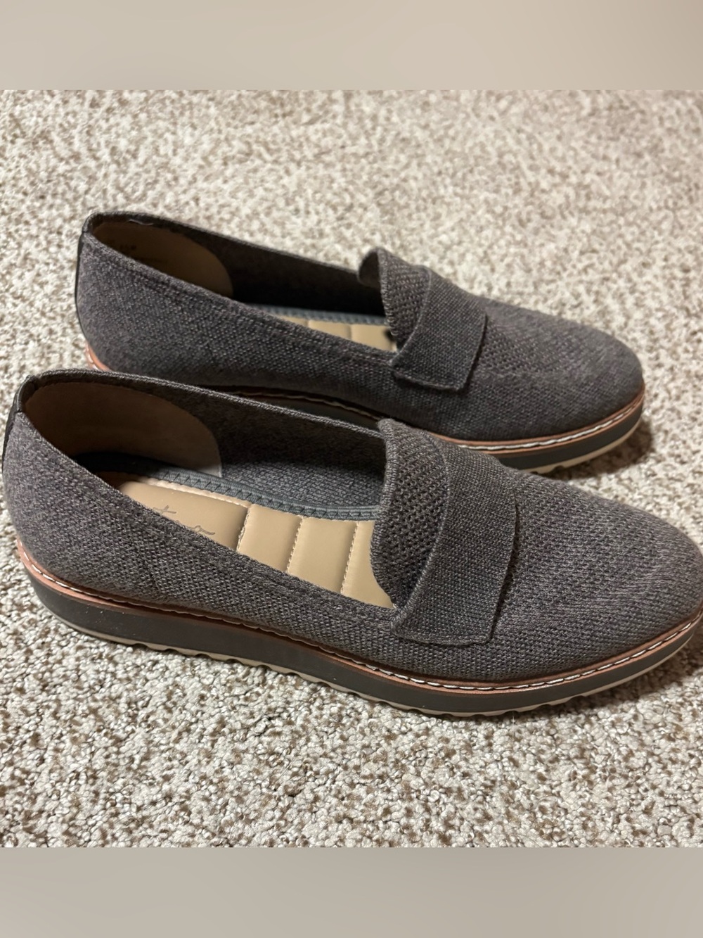 Women’s Me Too Casual Slip-On Loafer in Dark Gray - size 8.5